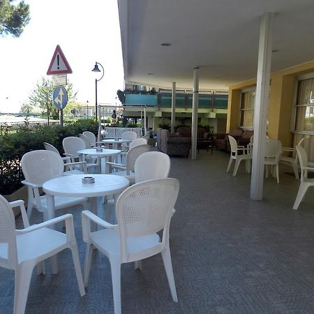 Hotel Michelangelo Bellaria-Igea Marina Bagian luar foto