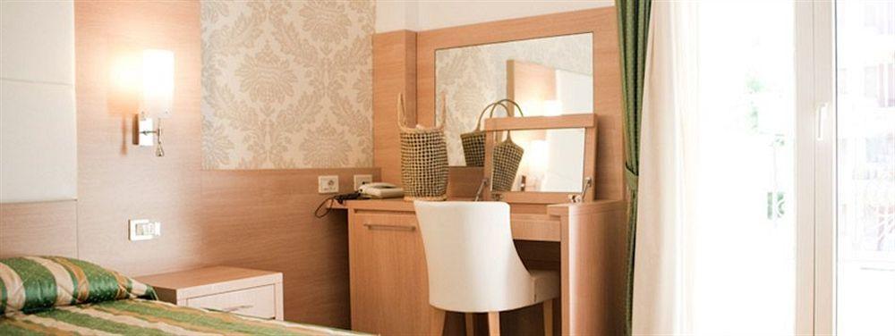 Hotel Michelangelo Bellaria-Igea Marina Bagian luar foto