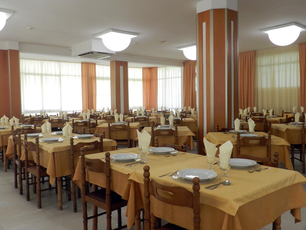 Hotel Michelangelo Bellaria-Igea Marina Bagian luar foto